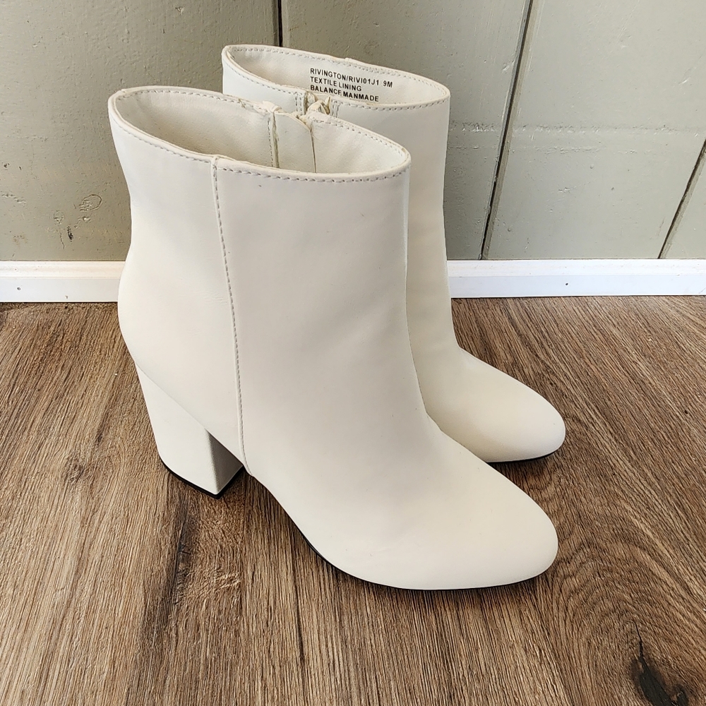 Nwot Madden Girl White Bootie Size 9